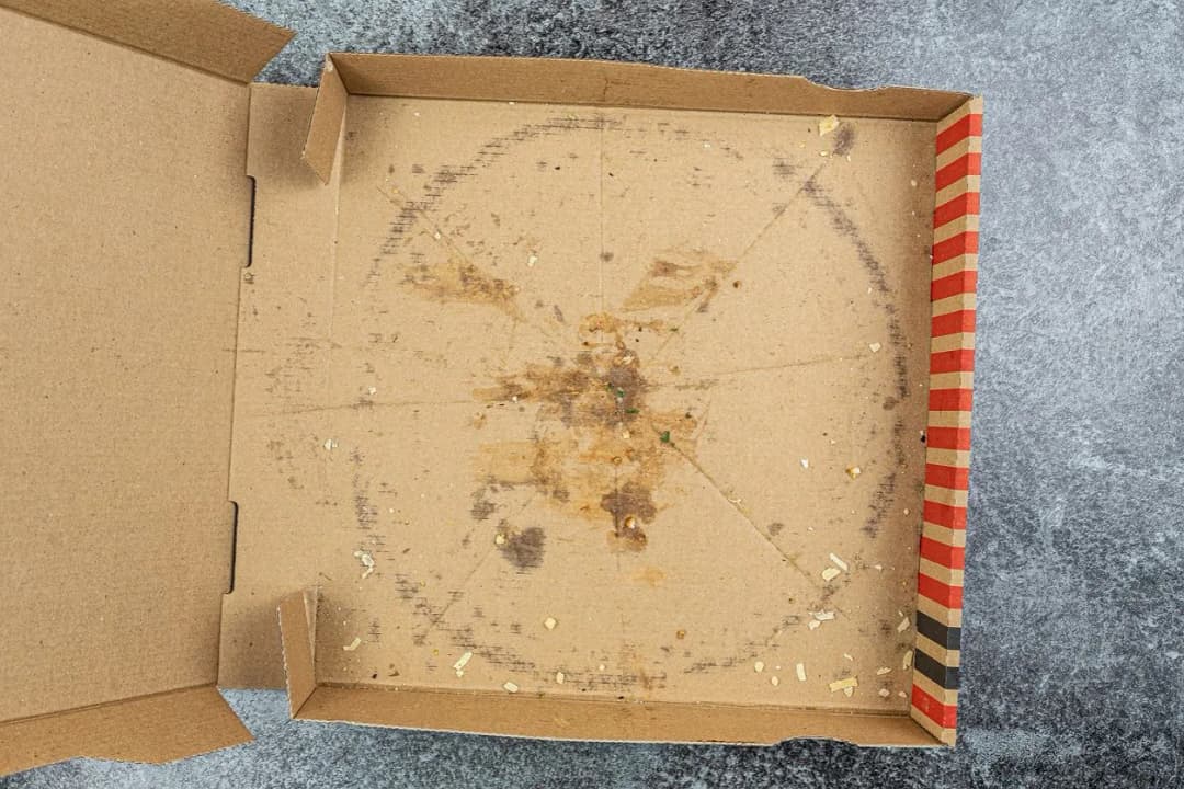 Gdzie wyrzucić pudełko po pizzy? Segregacja krok po kroku