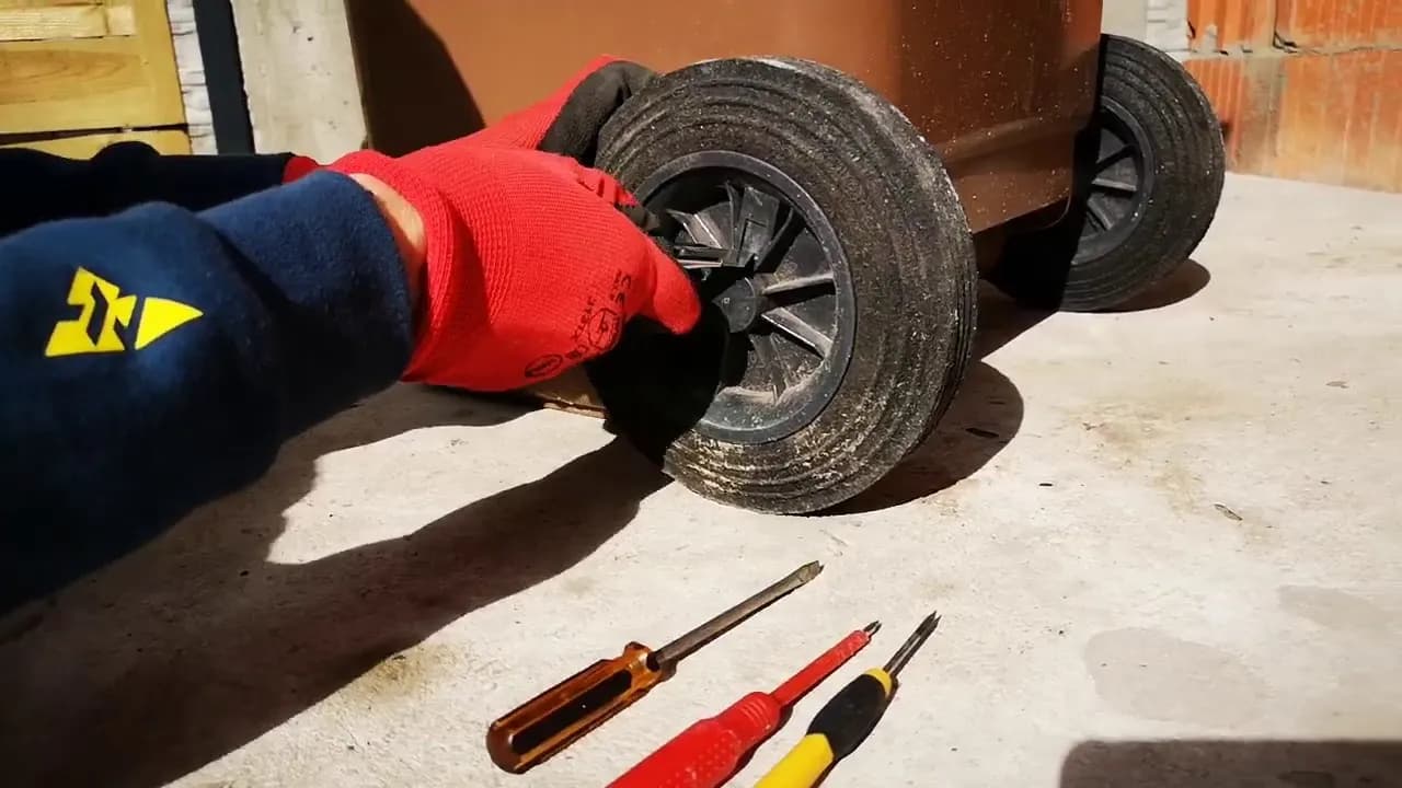 Jak zdjąć kółka z kosza na śmieci i uniknąć niepotrzebnych problemów