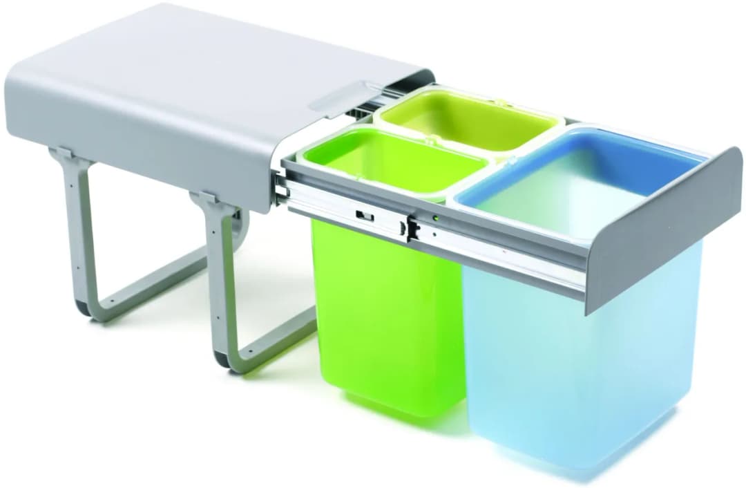 Jak zrobić wysuwany kosz na śmieci – prosty sposób na lepszą organizację