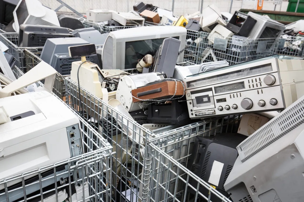 Gdzie wywieźć elektrośmieci? Sprawdź, jak uniknąć kar i zadbać o środowisko