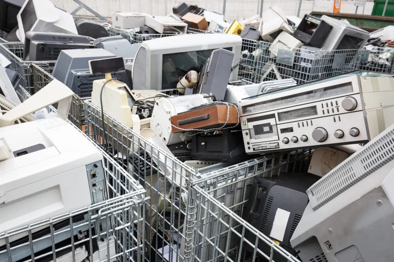 Gdzie wywieźć elektrośmieci? Sprawdź, jak uniknąć kar i zadbać o środowisko